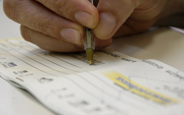 Bancos aumentam taxas do cheque especial e empréstimo pessoal