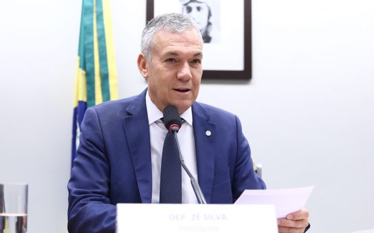 Comissão aprova projeto que define atribuições para cuidadores de idosos