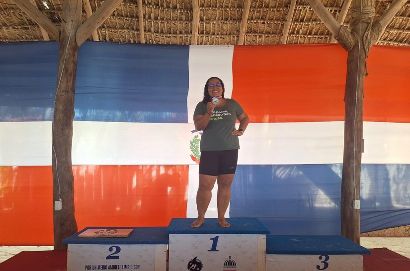 Professora da Uncisal conquista medalha em competição de natação na República Dominicana