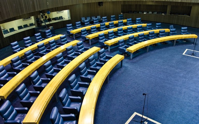 Câmara repudia fala de advogado que comparou cassação de vereador com julgamento de nazista