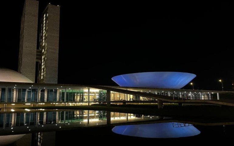 Iluminação azul do Congresso integra ações pelo Dia Mundial de Conscientização do Autismo