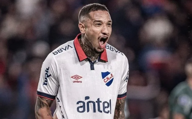 Após caso Izquierdo, jogador desmaia em partida da terceira divisão do Uruguai