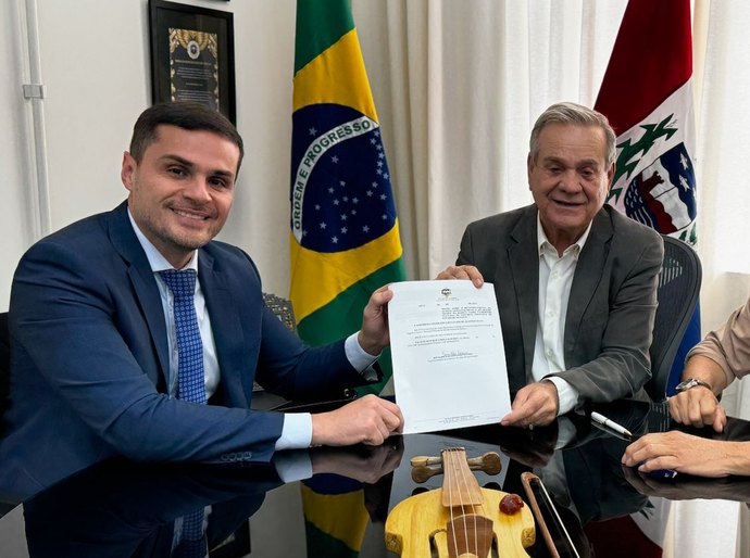 Governo reconhece acervo de Nelson da Rabeca como patrimônio cultural de Alagoas; lei é de autoria do deputado Alexandre Ayres