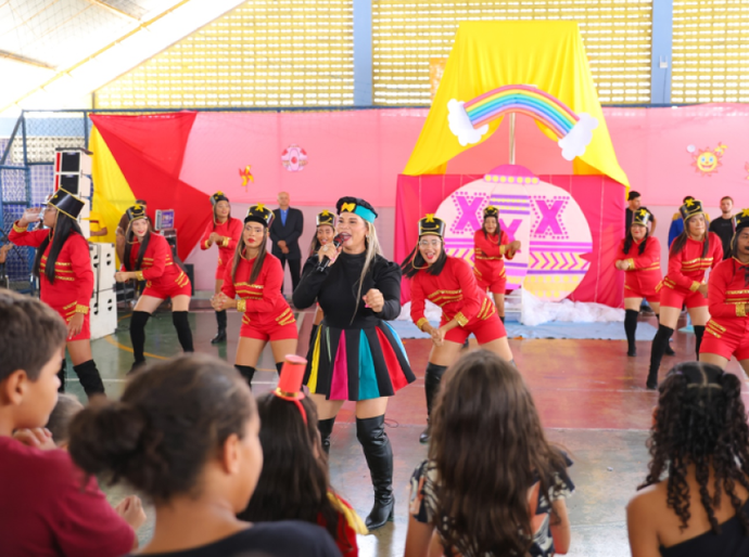 Semana da Criança: Escola de Campo Alegre apresentou mais uma edição do Espetáculo Xuxa Park