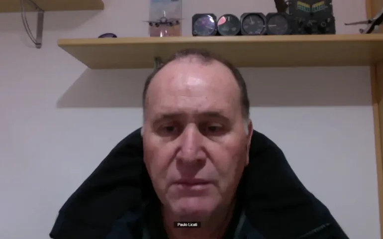 Especialista diz que acúmulo de gelo pode ter causado queda de avião