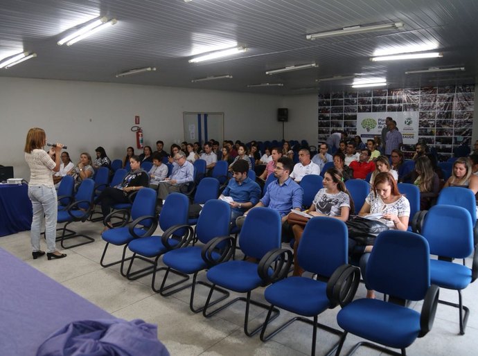 Médicos participam de fórum para atualização sobre hanseníase