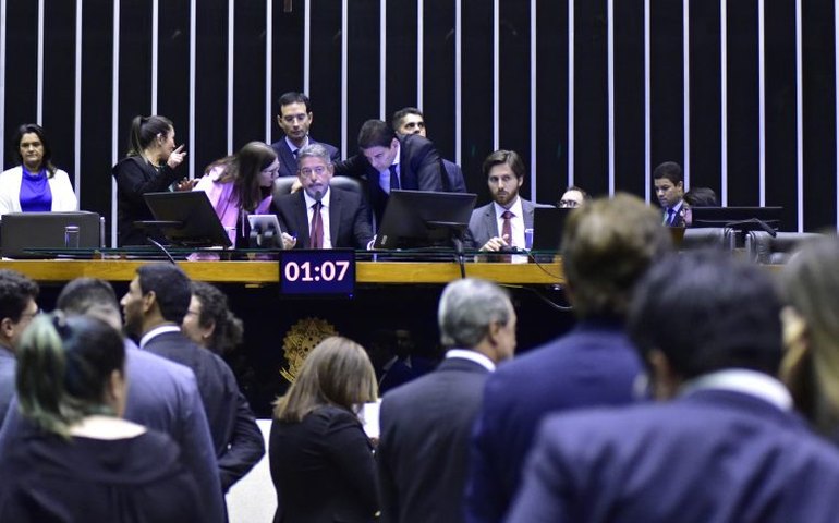 Lira nega crise com o governo em taxação de fundos offshore