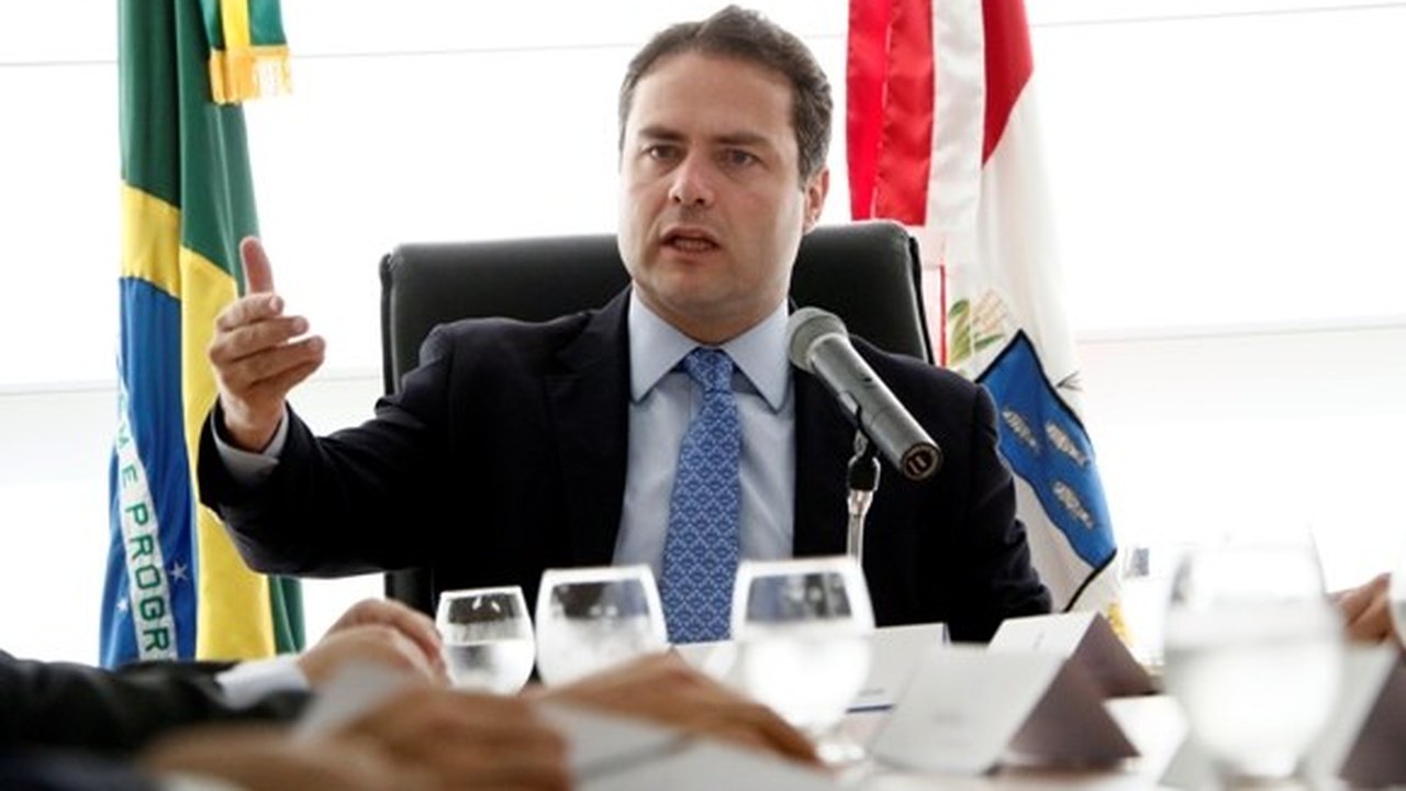 Governador visita hospital e Centro de diagnóstico de Murici