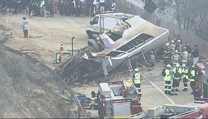 Ônibus com torcedores do Corinthians tomba e deixa sete mortos