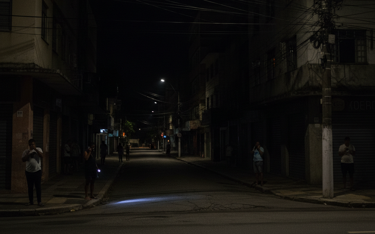 Falta de luz atinge bairros da Zona Norte do Rio na noite desta segunda-feira