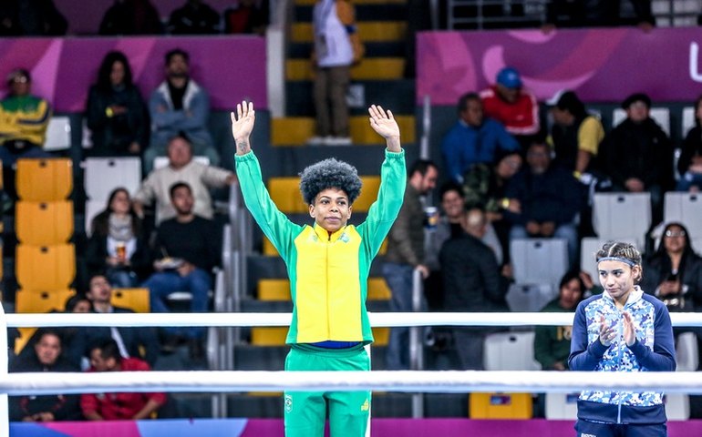 Jucielen Romeu eu garante lugar no pódio do boxe no Pan de Santiago e vaga na Olimpída de Paris