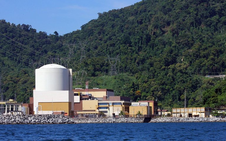 Angra 1 reduz potência após problemas em linha de transmissão