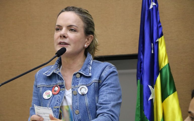 Derrubada de decreto do IOF exigiria novos bloqueios e contingenciamentos, diz Gleisi Hoffmann
