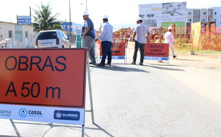 Casal e Sanama interditam Avenida Durval de Góes Monteiro para obra de implantação de coletor-tronco