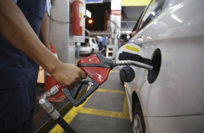 Estados reduzem preço médio do óleo diesel e gás de cozinha; Alagoas mantém