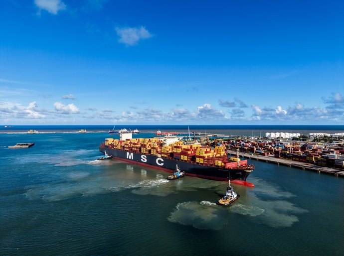 Marinha homologa novas profundidades e Suape avança na capacidade de receber gigantes dos mares