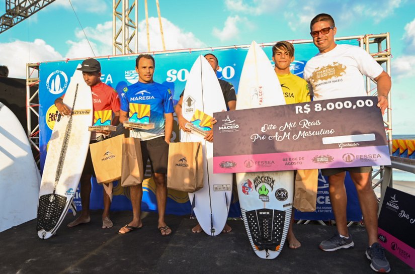 Atletas de Maceió são premiados durante Circuito Alagoano de Surf