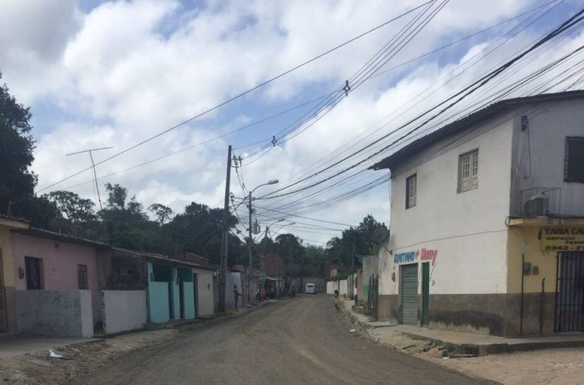 Prefeitura de Maceió executa obras de pavimentação no Santos Dumont