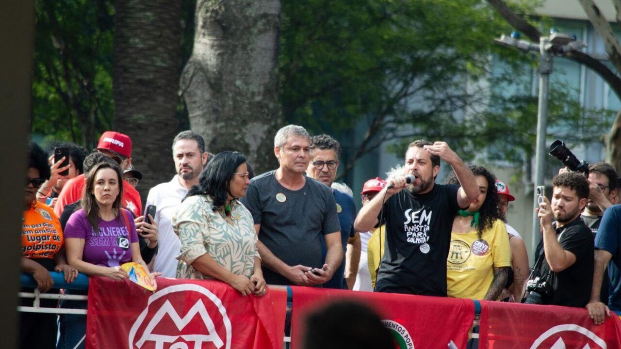 Manifestantes tomam São Paulo contra o PL da Anistia (VÍDEOS)