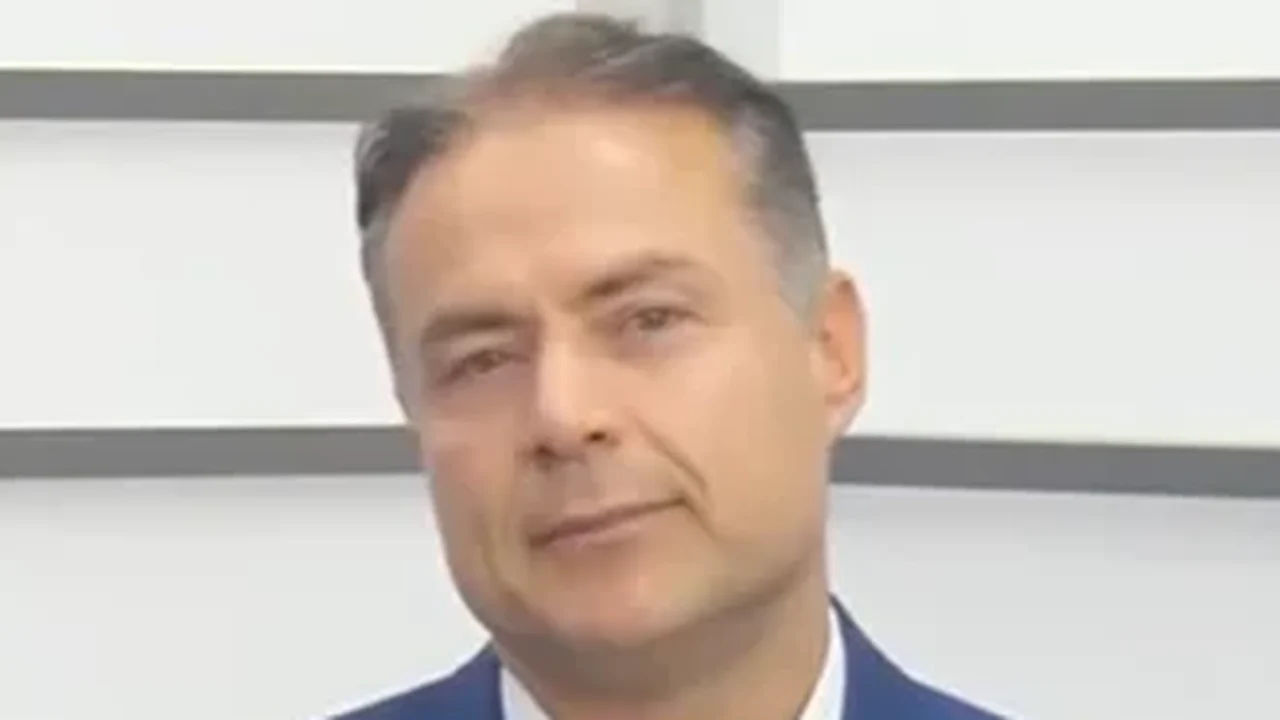 “O outro candidato não foge de mim, foge do eleitor”, disparou Renan Filho sobre ausência de JHC em mais um debate