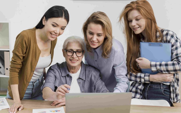 Mercado de franquias soma R$ 69,9 bilhões e atrai empreendedores de todas as gerações