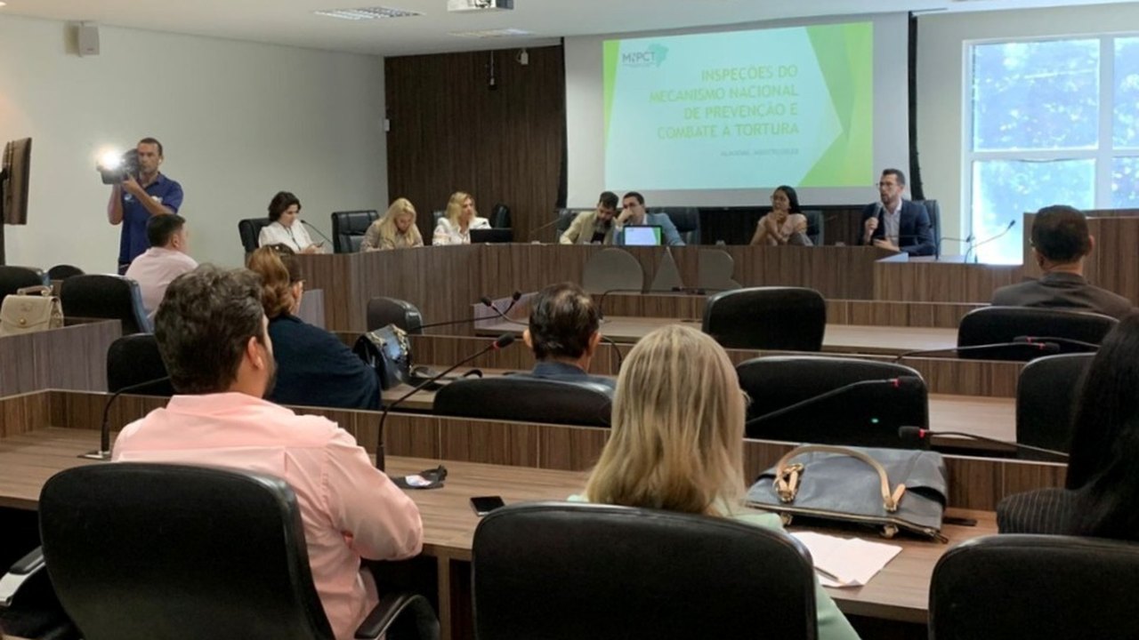 Inspeções constatam falta de higiene, má alimentação e incomunicabilidade no sistema prisional