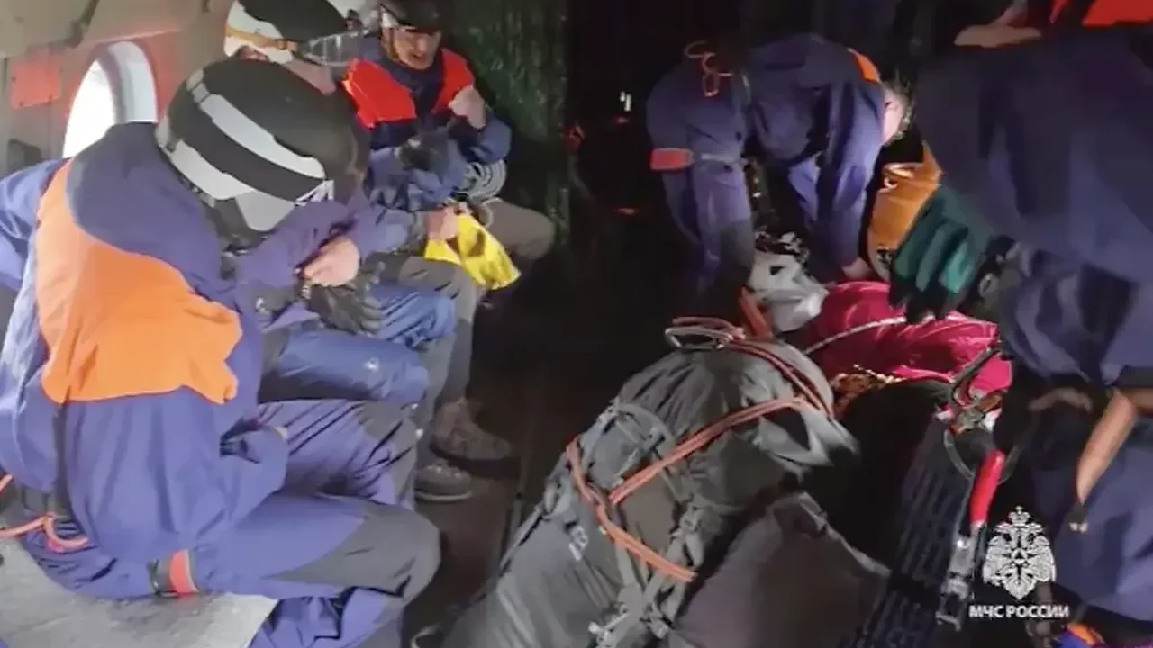 Queda de helicóptero em área vulcânica mata pelo menos 17 pessoas na Rússia