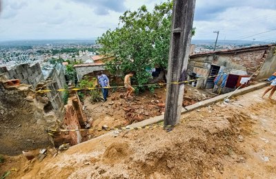 Prefeitura de Palmeira intensifica ações em áreas atingidas pela chuva