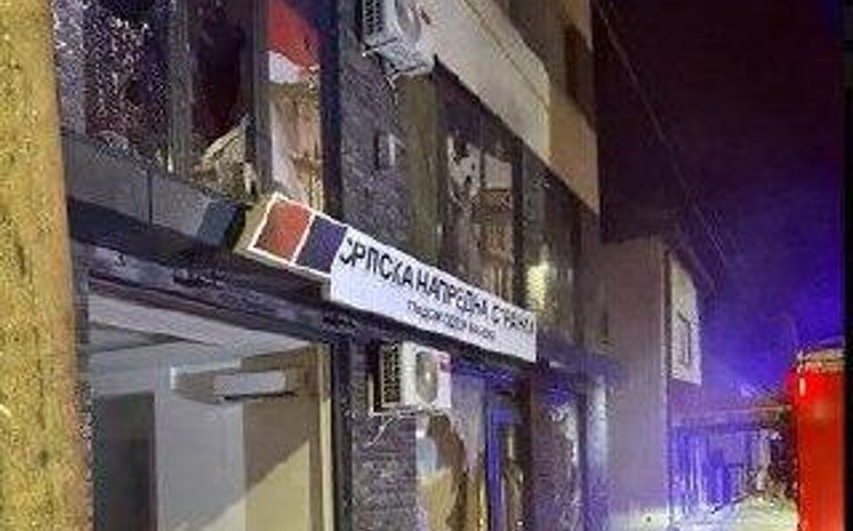 Cidade sérvia em chamas: prédios do governo incendiados em Valjevo