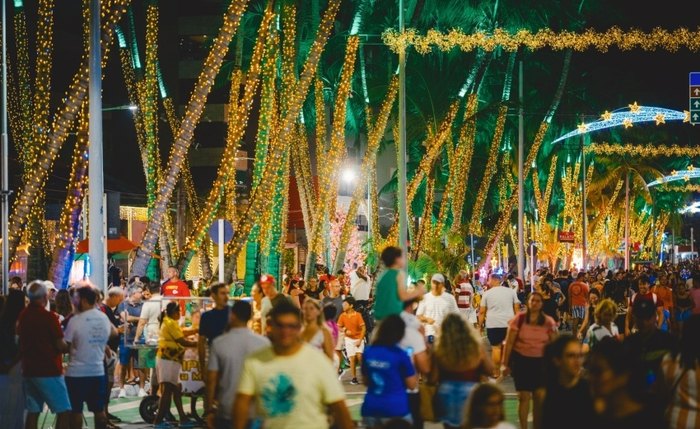 Desfile do Natal de Todos Nós foi atração para maceioenses e visitantes