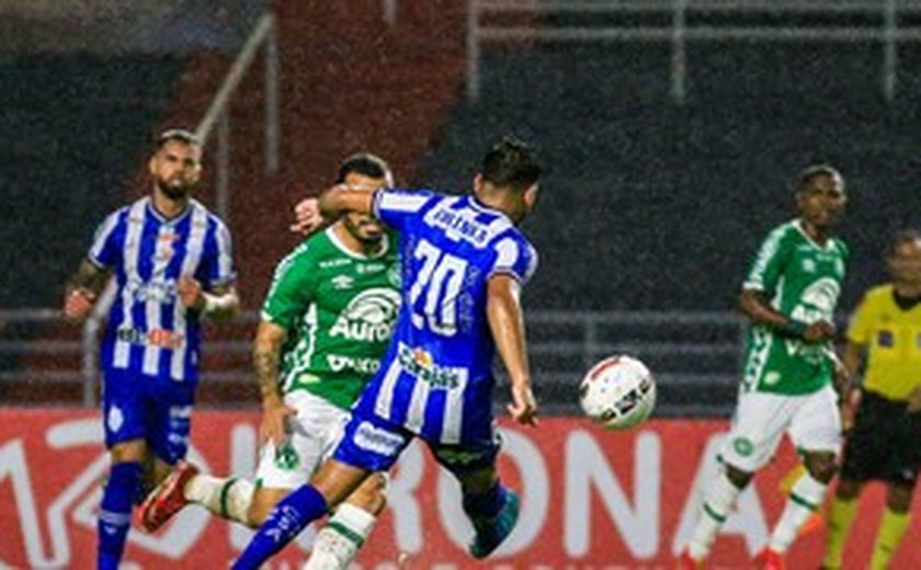 CSA cede empate aos 47 do segundo tempo e fica no 1 x 1 com Chapecoense