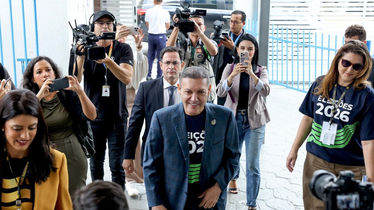 Nunes Marques descarta interferência nas eleições e não comenta voto de Zema com celular na cabine