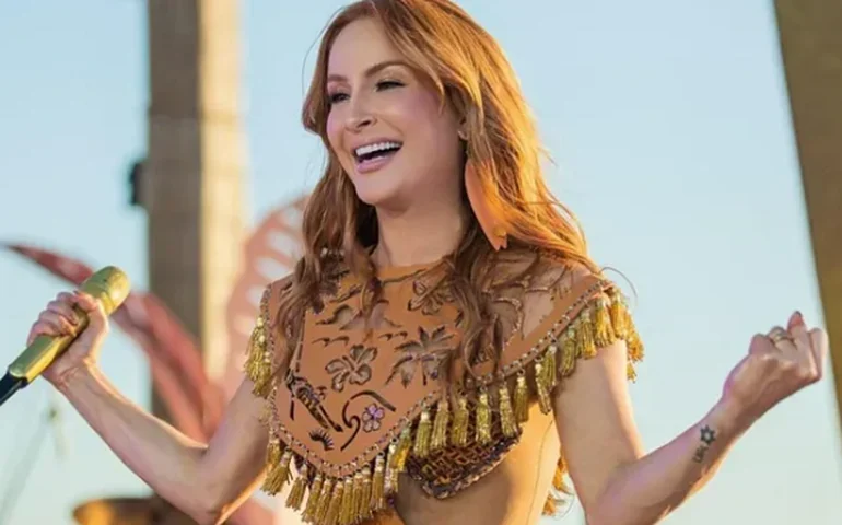 Claudia Leitte é processada por alterar letra de música e pode pagar R$ 2 milhões