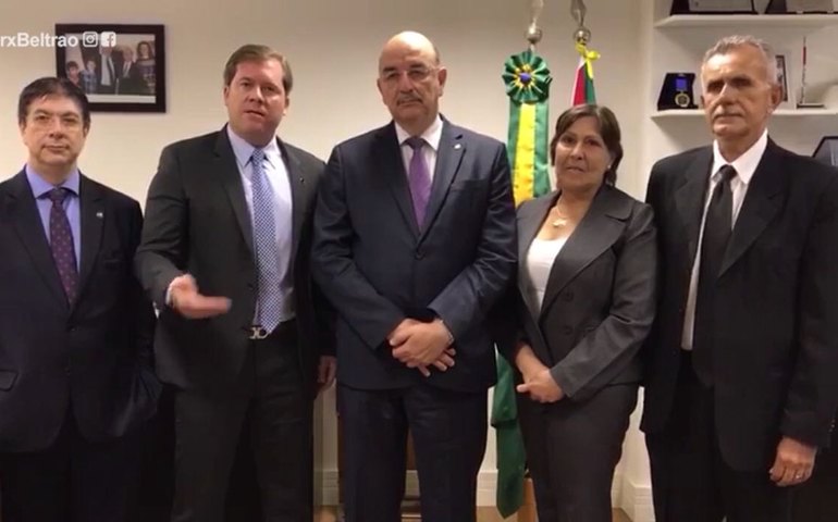 Marx e Collor destravam mais R$ 7,5 milhões para o programa do Leite em AL