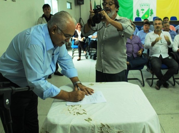 Refis 2017 em Arapiraca é sancionado pelo prefeito Rogério Teófilo