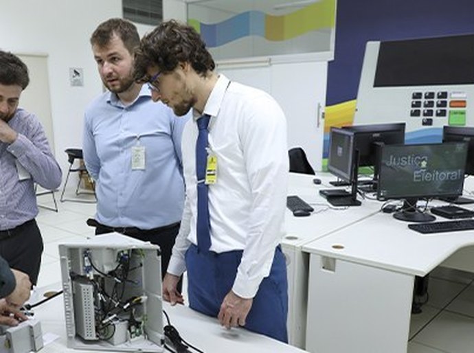 Eleições 2026: TSE abre urna eletrônica para técnicos da Sociedade Brasileira de Computação