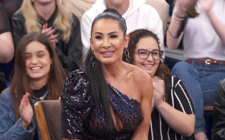 No ‘Altas Horas’, Scheila Carvalho relembra carreira de bancária antes do sucesso