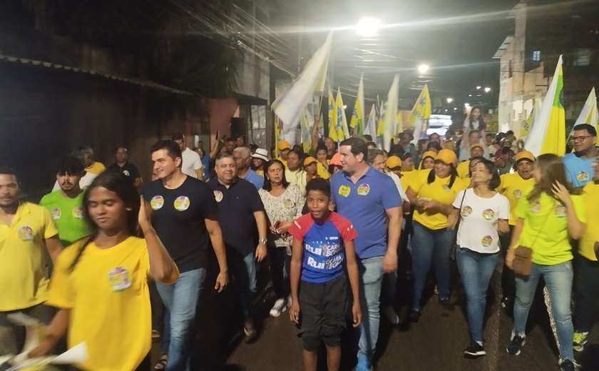 Multidão acompanha Rui Palmeira em caminhada no Parque das Américas