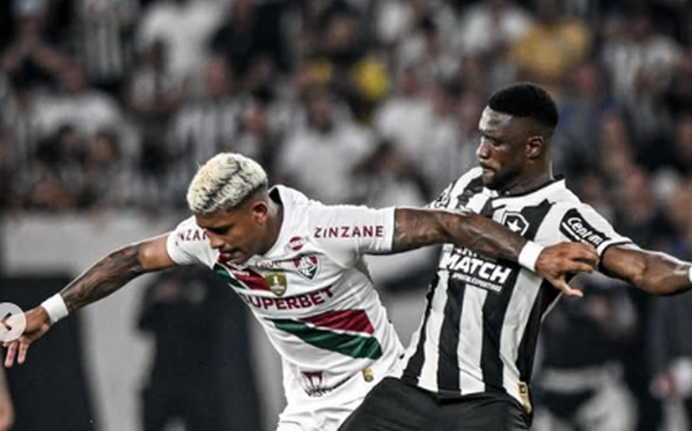 Bastos volta a sentir dores no joelho e é cortado do Mundial; campeão da NFL recebe o Botafogo