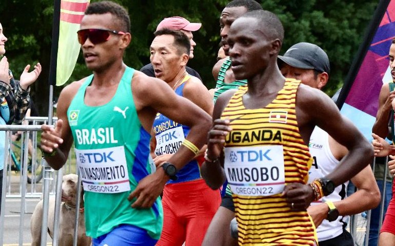 Danielzinho é 8º no Mundial de Atletismo; etíope Tola leva ouro com tempo recorde