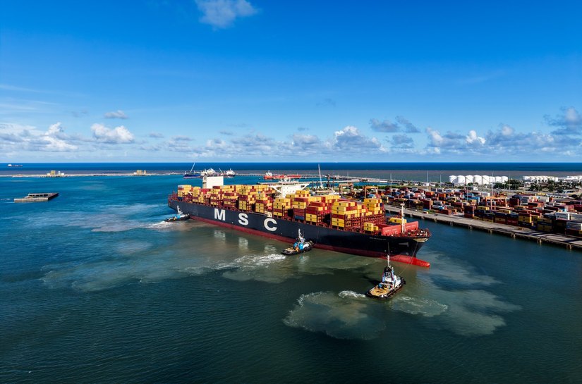 Marinha homologa novas profundidades e Suape avança na capacidade de receber gigantes dos mares
