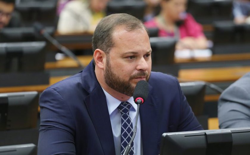 Vice-líder do governo na Câmara deixa cargo após divergir do Planalto sobre invasões do MST