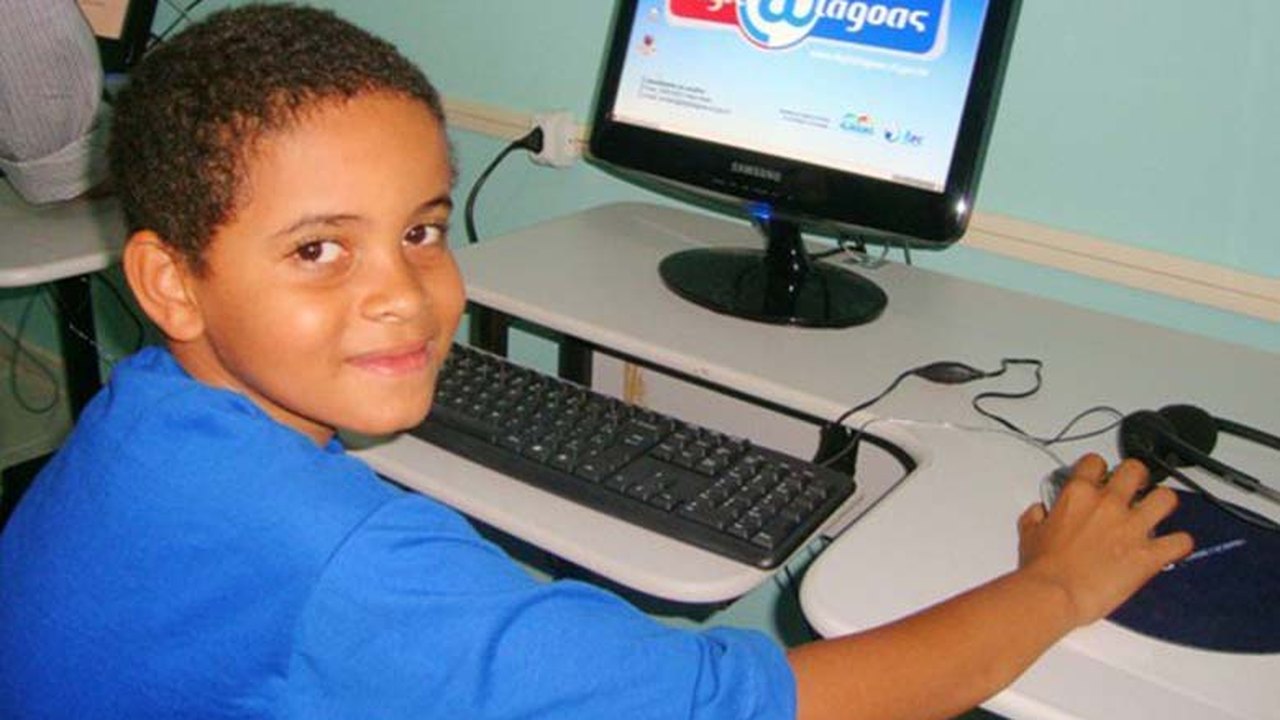 Comunidade agrícola recebe certificados do Programa Alagoano de Inclusão Digital