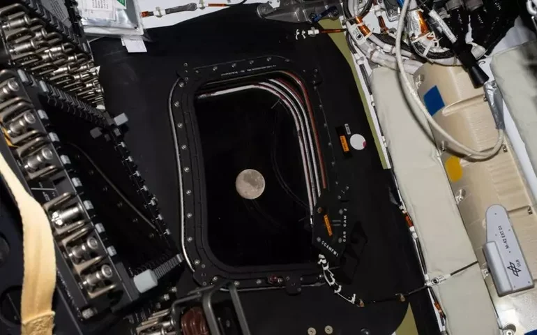 Artemis 2 supera Apollo 13 e bate recorde de distância da Terra