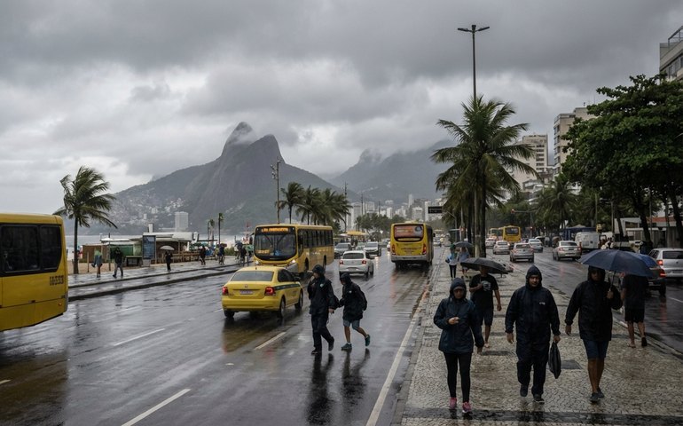 Rio de Janeiro enfrenta mudança no tempo com risco de temporais