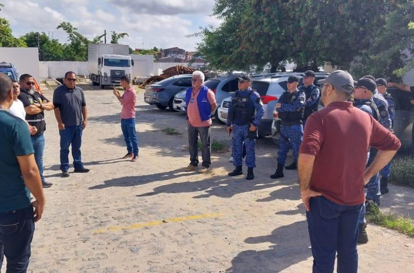 Ilumina auxilia operação que prende responsável por receptação de cabos da rede de iluminação pública
