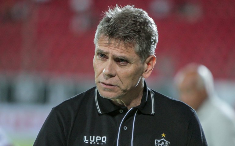 Incerteza da pandemia preocupa mais Autuori do que estreia diante do Bragantino