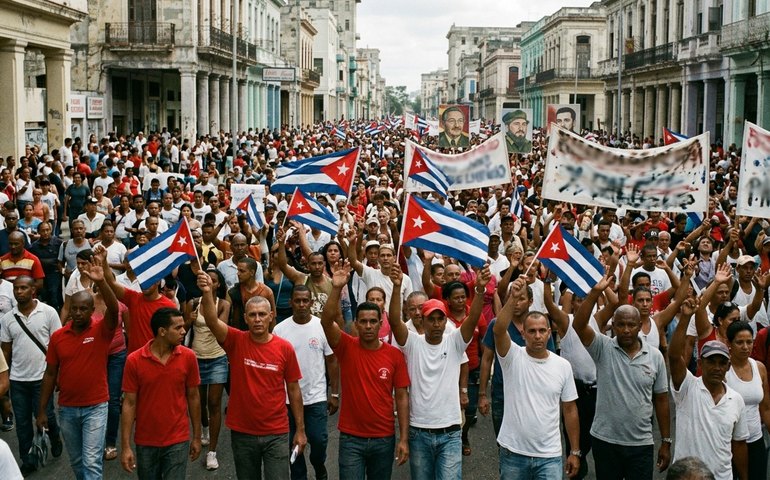 'Por Cuba e por Raúl': milhares saem às ruas em apoio ao ex-presidente cubano