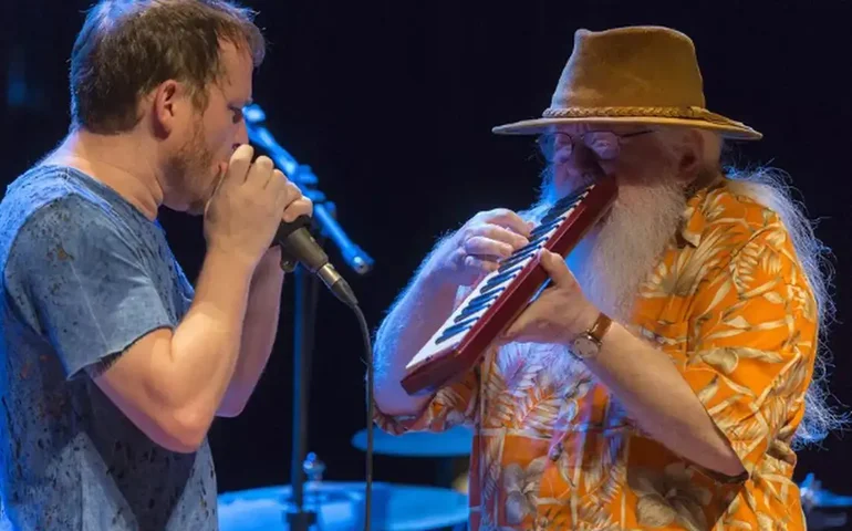 Álbum reúne releituras de Hermeto Pascoal e inéditas em sua homenagem