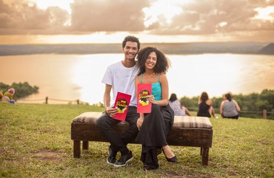 Jovens escritores lançam livros de poesia no Mirante de Santa Amélia 